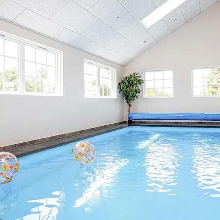 Gorgeous In Idestrup With Sauna Casa de Férias Bøtø By